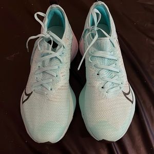 Nike Air Zoom tempo next size 6.5 worn once color teal or mint